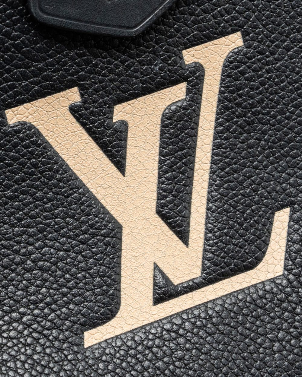 AAA Replica Louis Vuitton LV MULTI POCHETTE MONOGRAM EMPREINTE BLACK GHW