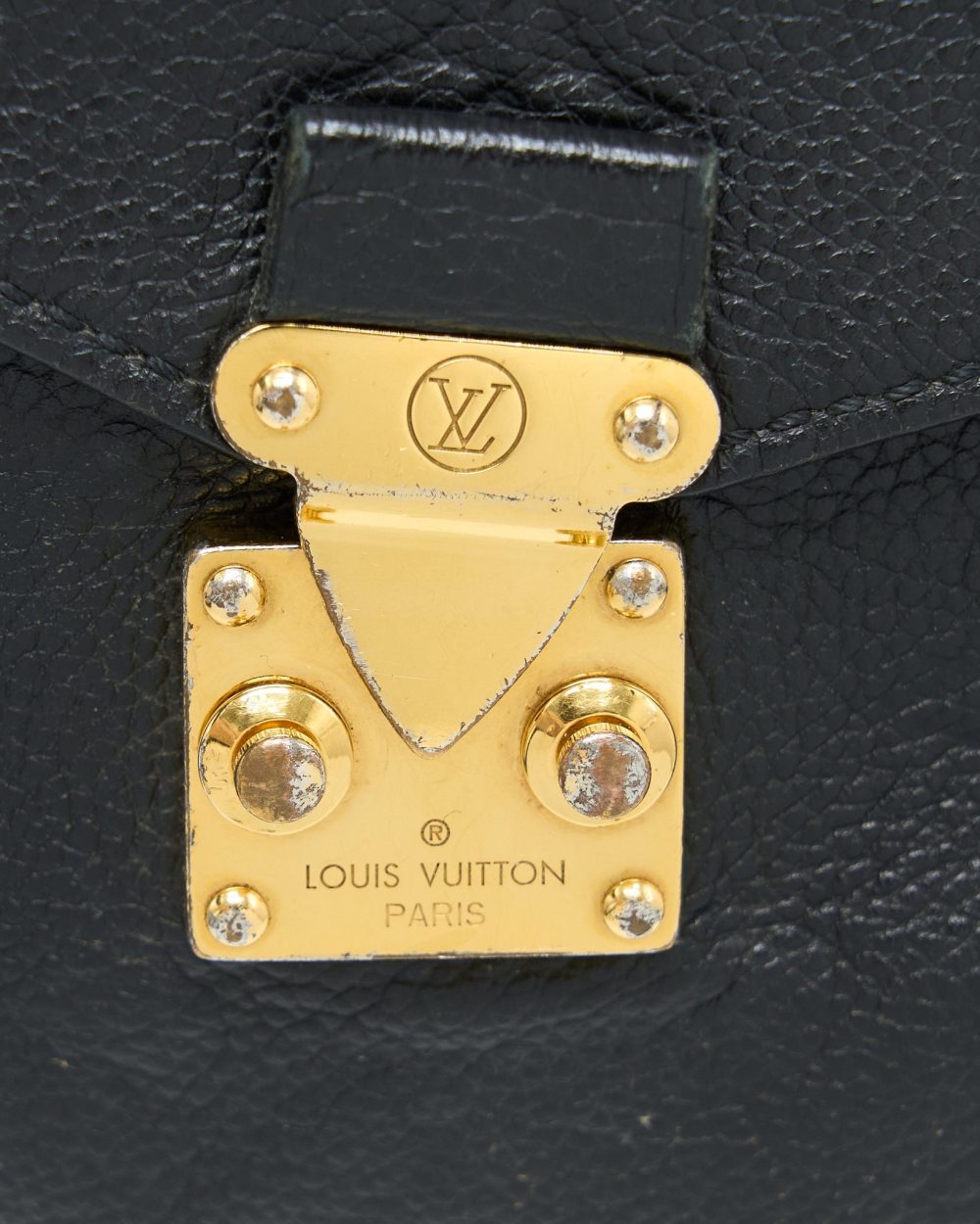 AAA Replica Louis Vuitton LV POCHETTE MÉTIS MONOGRAM EMPREINTE BLACK GHW