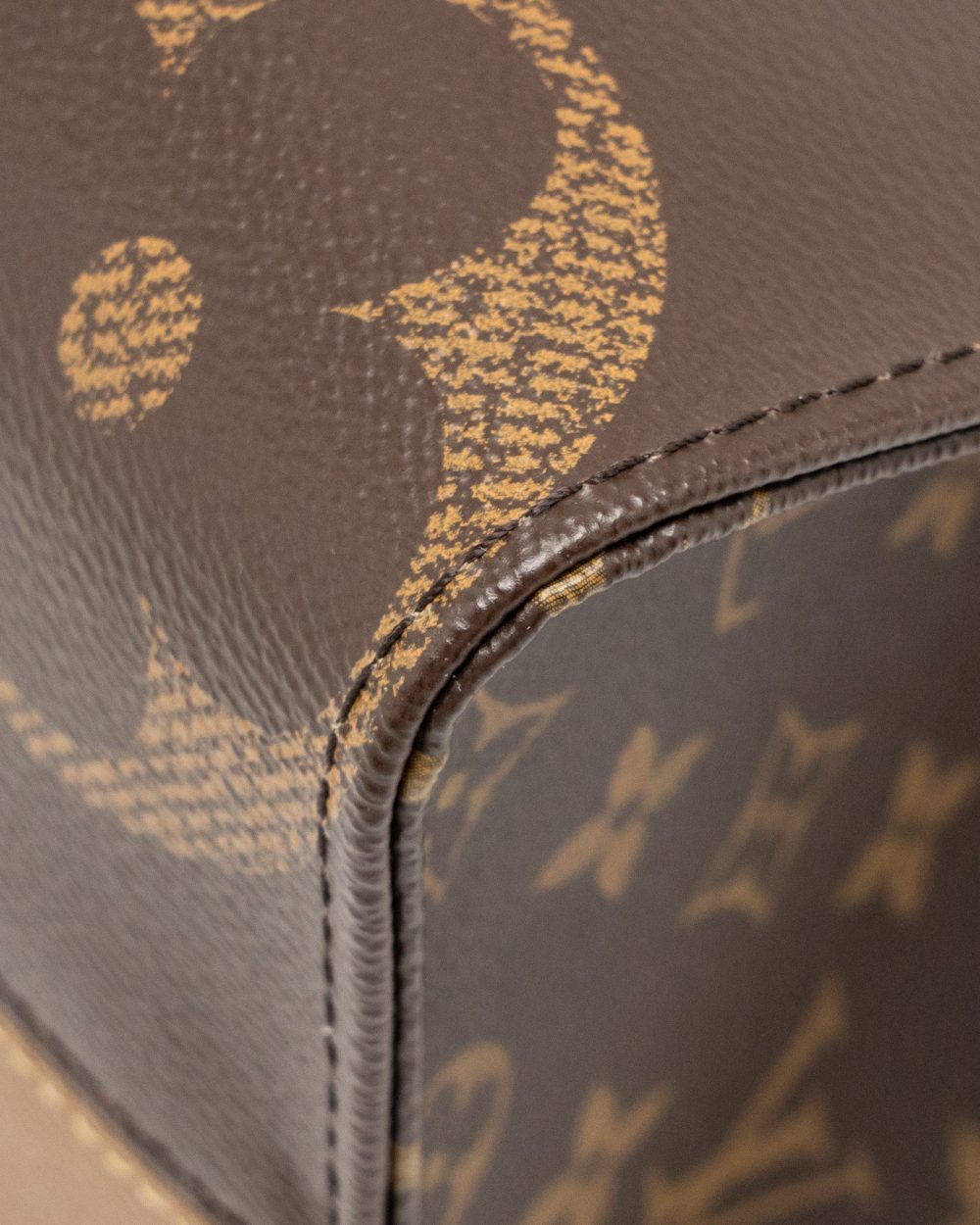 AAA Replica Louis Vuitton LV ONTHEGO MM MONOGRAM CANVAS GHW