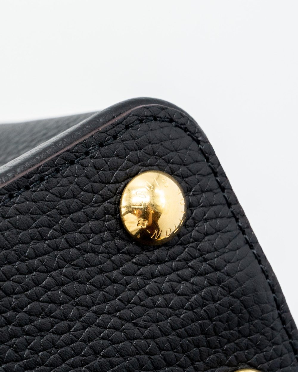 AAA Replica Louis Vuitton LV CAPUCINES BB TAURILLON BLACK GHW(NEW VERSION)