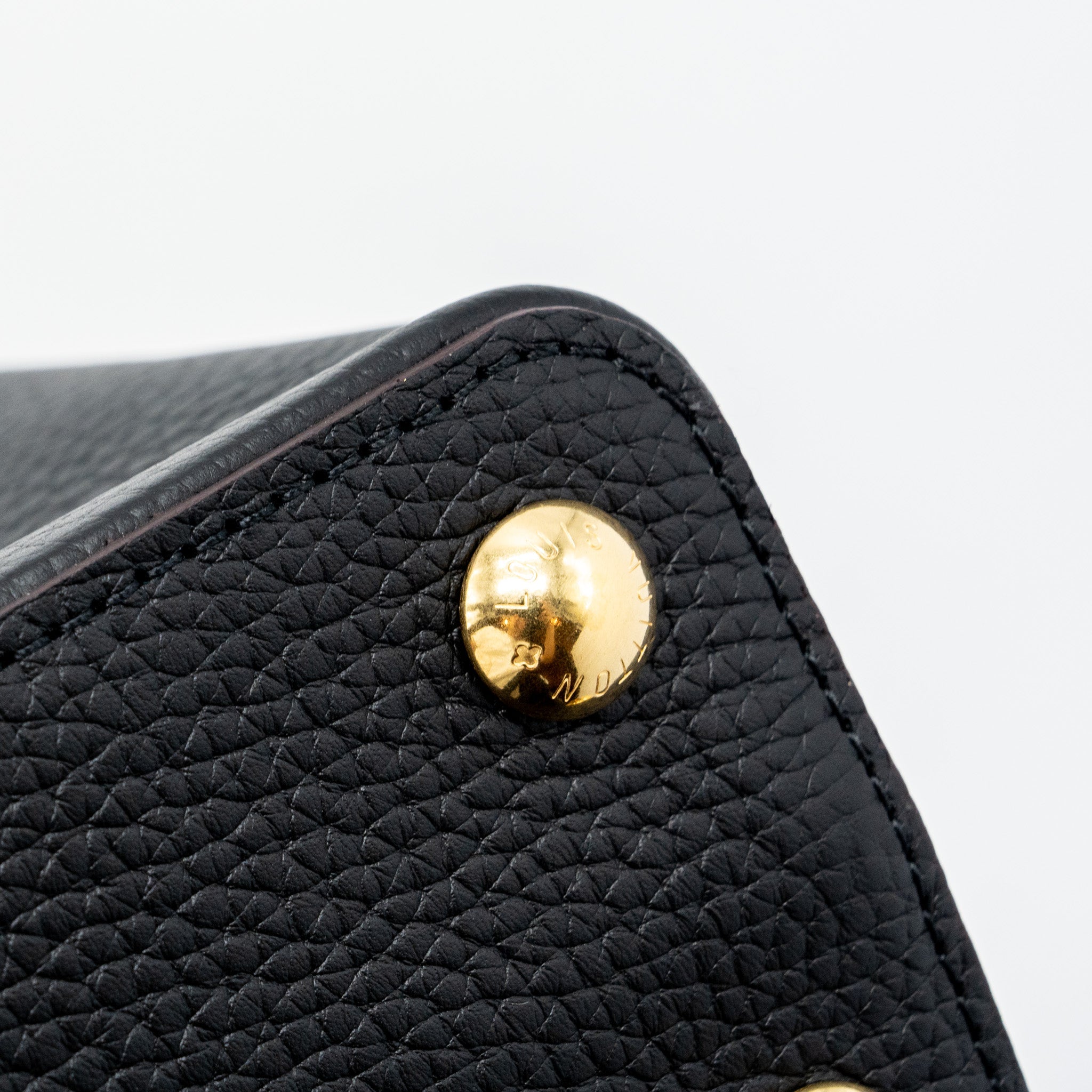 AAA Replica Louis Vuitton LV CAPUCINES BB TAURILLON BLACK GHW(NEW VERSION)