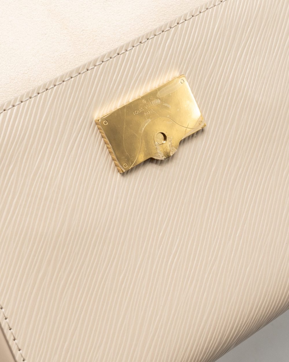 AAA Replica Louis Vuitton LV CLUNNY MINI EPI CREAM WHITE/MULTICOLOUR STRAP SHW