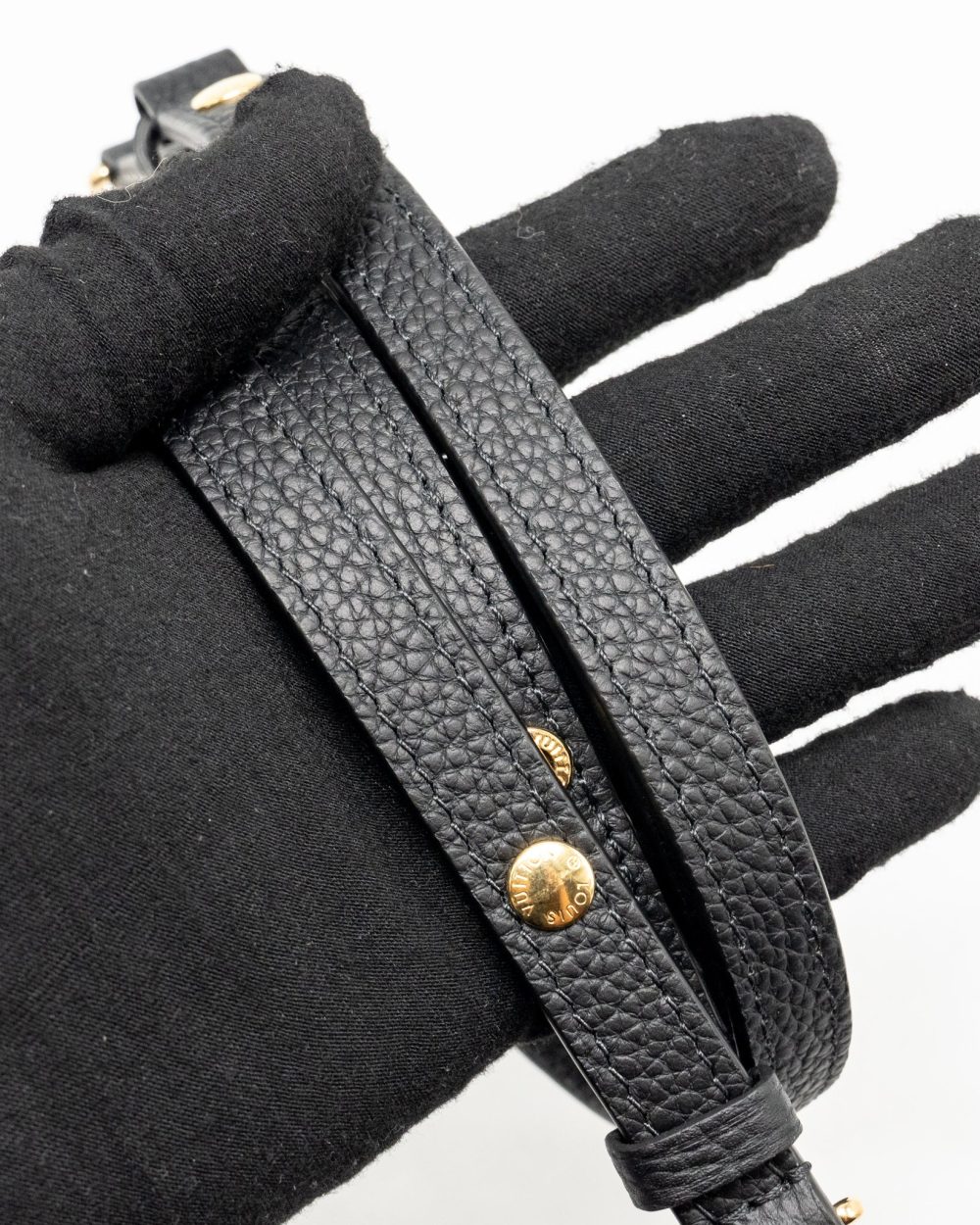 AAA Replica Louis Vuitton LV TWIST ONE HANDLE PM TAURILLON LEATHER BLACK/PINK GHW