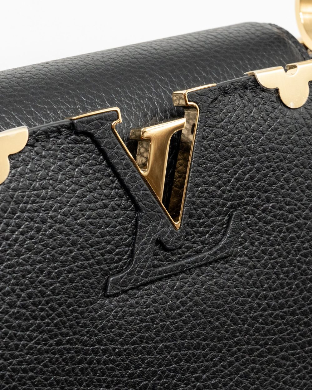 AAA Replica Louis Vuitton LV CAPUCINES MM TAURILLON LEATHER BLACK GHW