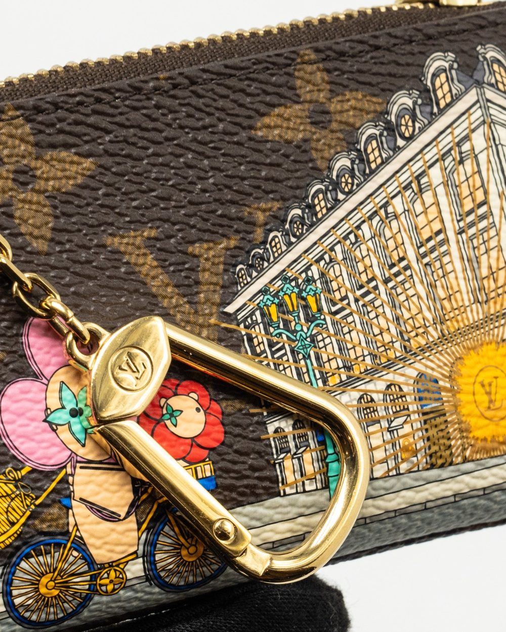 AAA Replica Louis Vuitton LV VIVIENEE HOLIDAY LIMITED PRINT KEY POUCH MONOGRAM CANVAS GHW