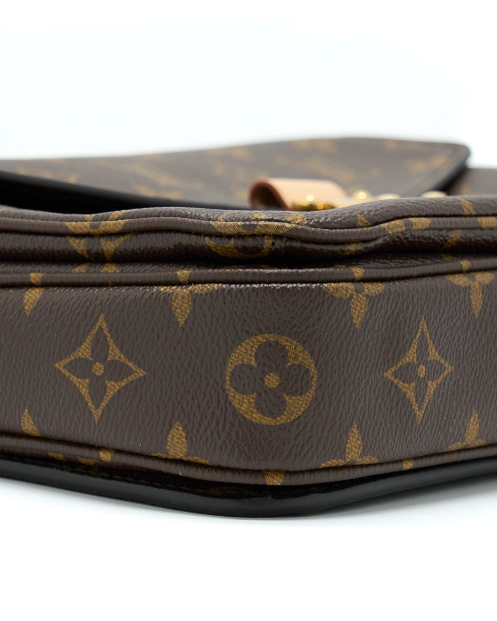 AAA Replica Louis Vuitton LV POCHETTE MÉTIS MONOGRAM CANVAS GHW