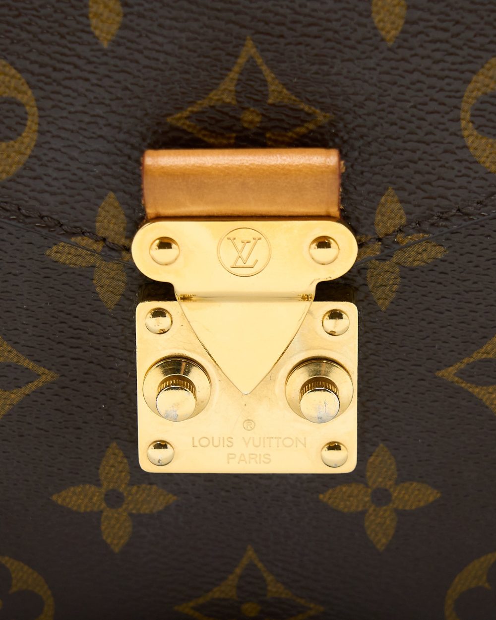 AAA Replica Louis Vuitton LV POCHETTE METIS MONOGRAM CANVAS GHW