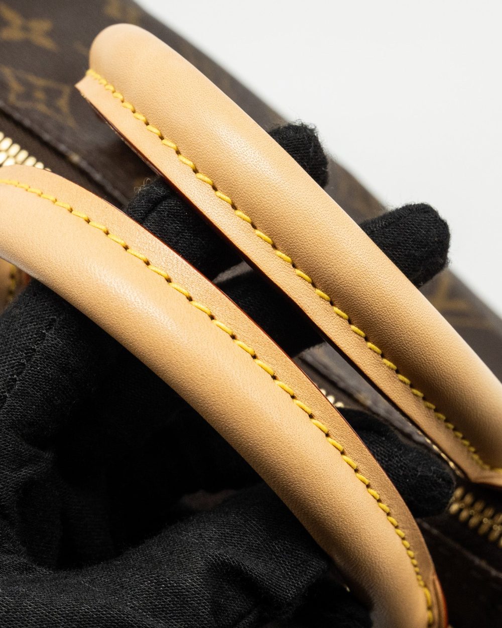 AAA Replica Louis Vuitton LV SPEEDY BANDOULIERE 25 MONOGRAM CANVAS GHW