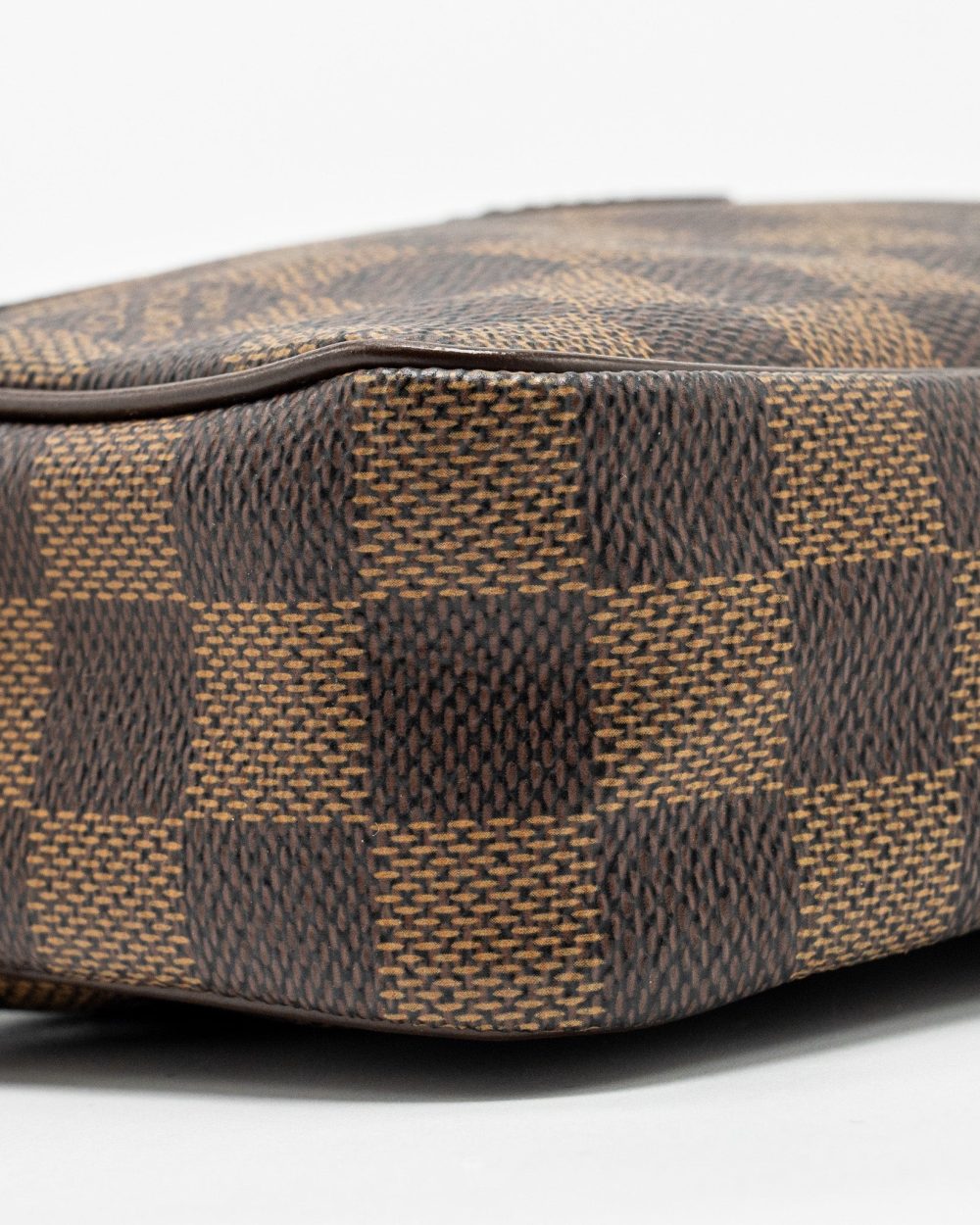 AAA Replica Louis Vuitton LV POUCH DAMIER EBENE GHW