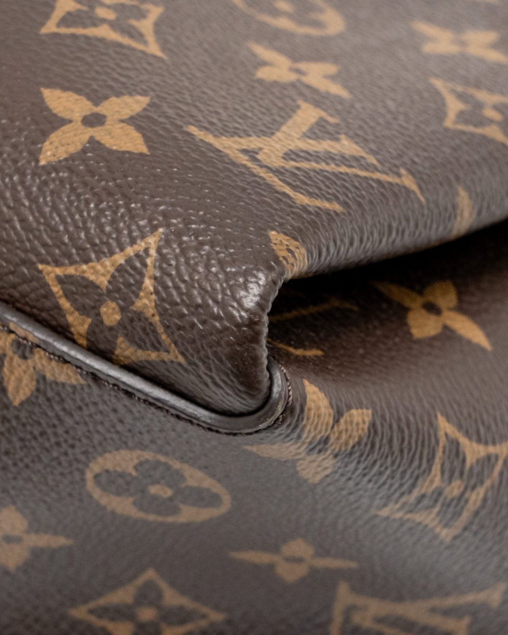 AAA Replica Louis Vuitton LV SOUFFLOT MM MONOGRAM CANVAS GHW