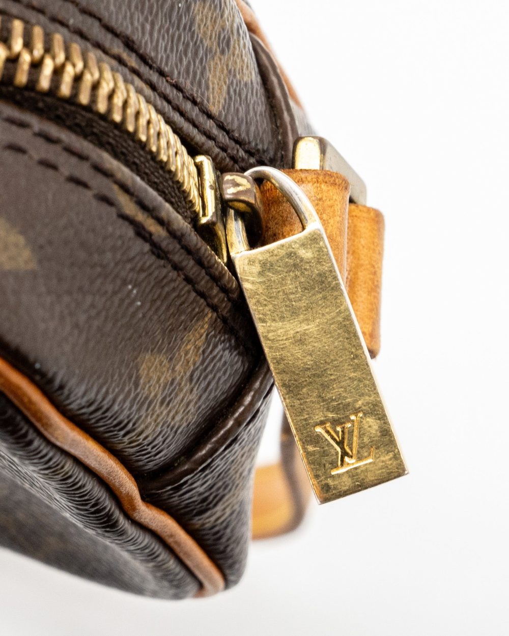 AAA Replica Louis Vuitton LV VINTAGE CITE CLUTCH POCHETTE MONOGRAM CANVAS GHW