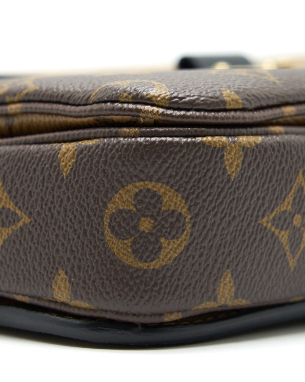 AAA Replica Louis Vuitton LV POCHETTE METIS MONOGRAM REVERSE CANVAS