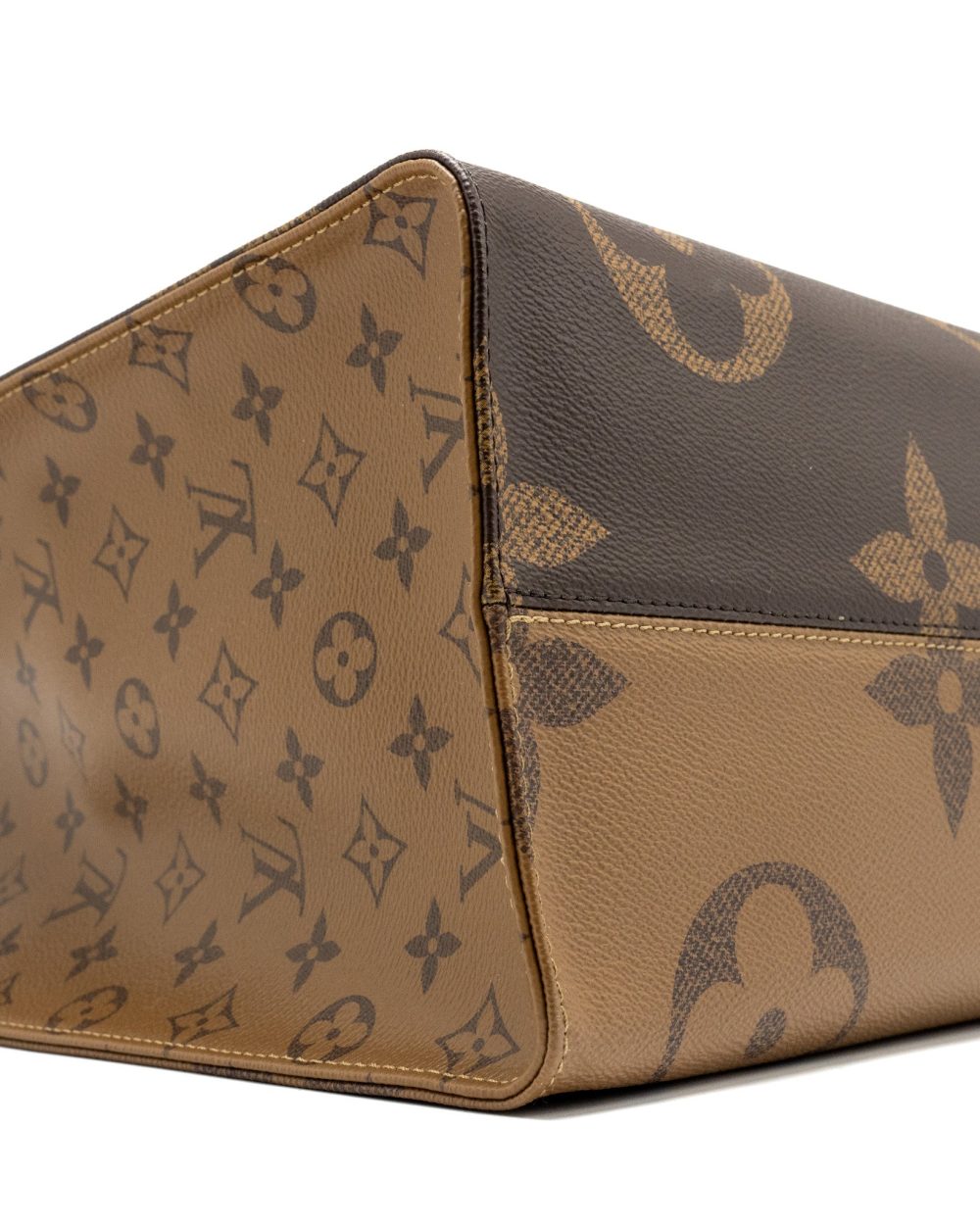 AAA Replica Louis Vuitton LV ONTHEGO GM MONOGRAM CANVAS GHW