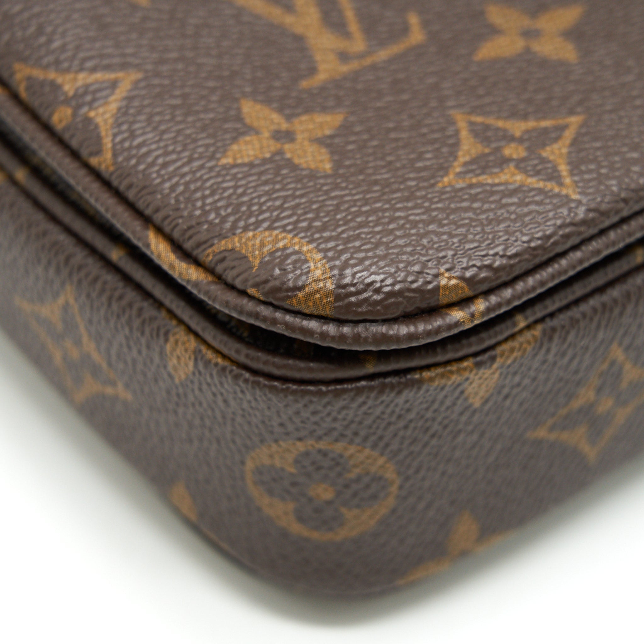 AAA Replica Louis Vuitton LV POCHETTE METIS MONOGRAM CANVAS