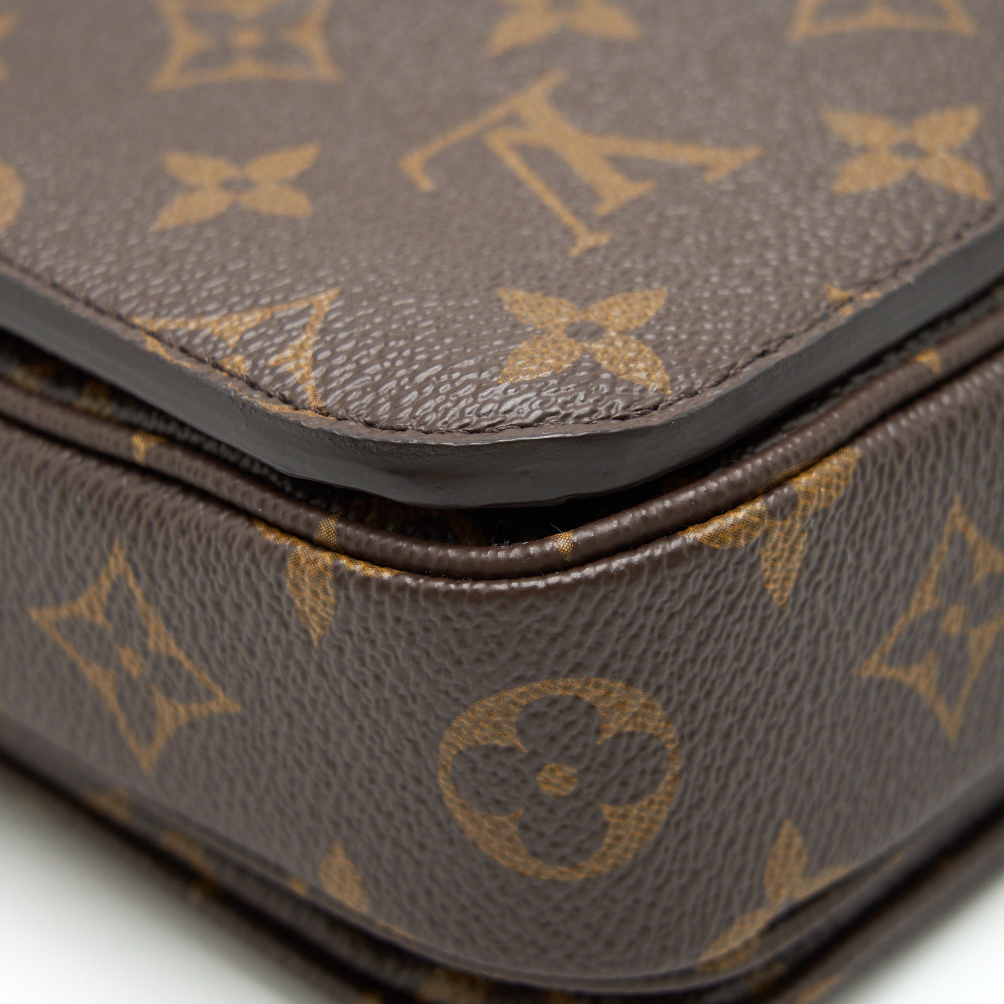 AAA Replica Louis Vuitton LV POCHETTE METIS MONOGRAM CANVAS