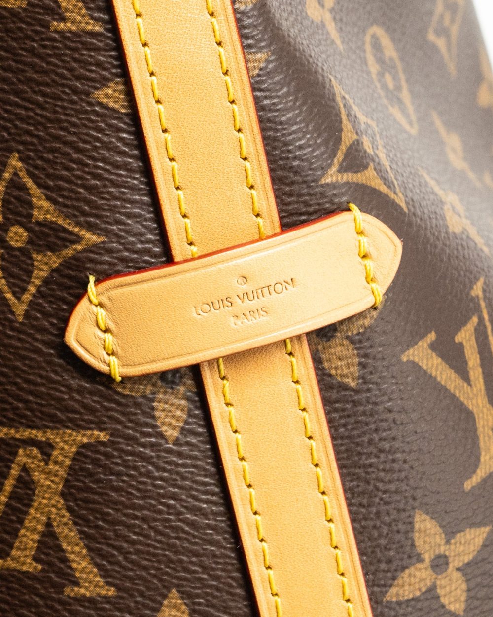 AAA Replica Louis Vuitton LV CARRYALL PM MONOGRAM CANVAS GHW