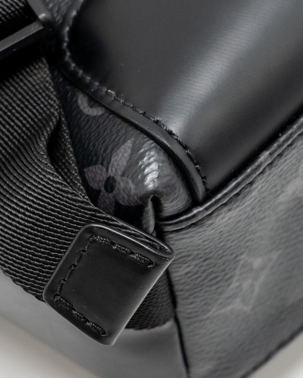AAA Replica Louis Vuitton LV MESSENGER VOYAGER PM MONOGRAM CANVAS BLACK SHW