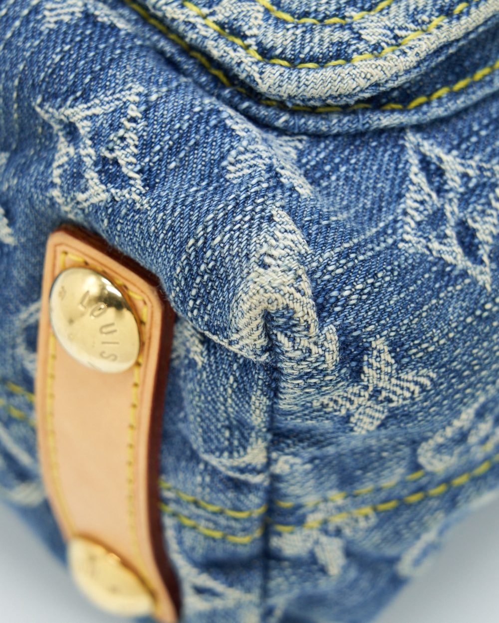 AAA Replica Louis Vuitton LV VINTAGE DENIM CROSSBODY BAG WITH AN EXTRA STRAP GHW