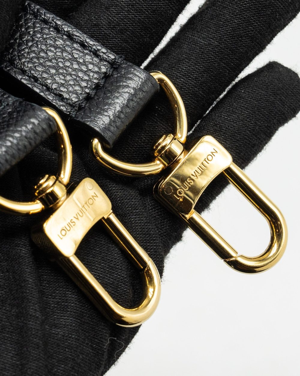 AAA Replica Louis Vuitton LV POCHETTE METIS MONOGRAM EMPREINTE BLACK GHW 