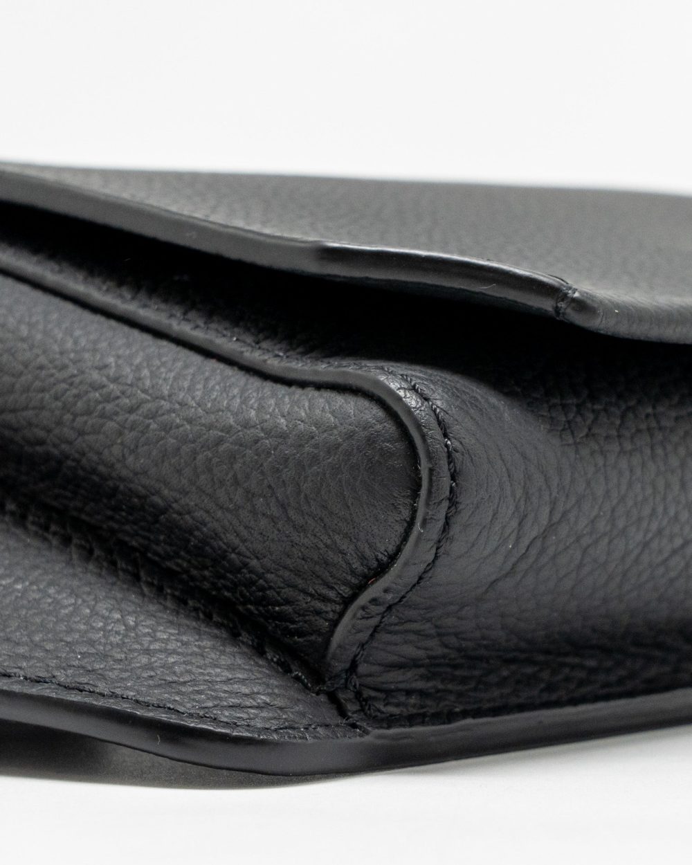 AAA Replica Louis Vuitton LV AEROGRAM TAKEOFF SLING BLACK GRAINED CALFSKIN BLACK HARDWARE