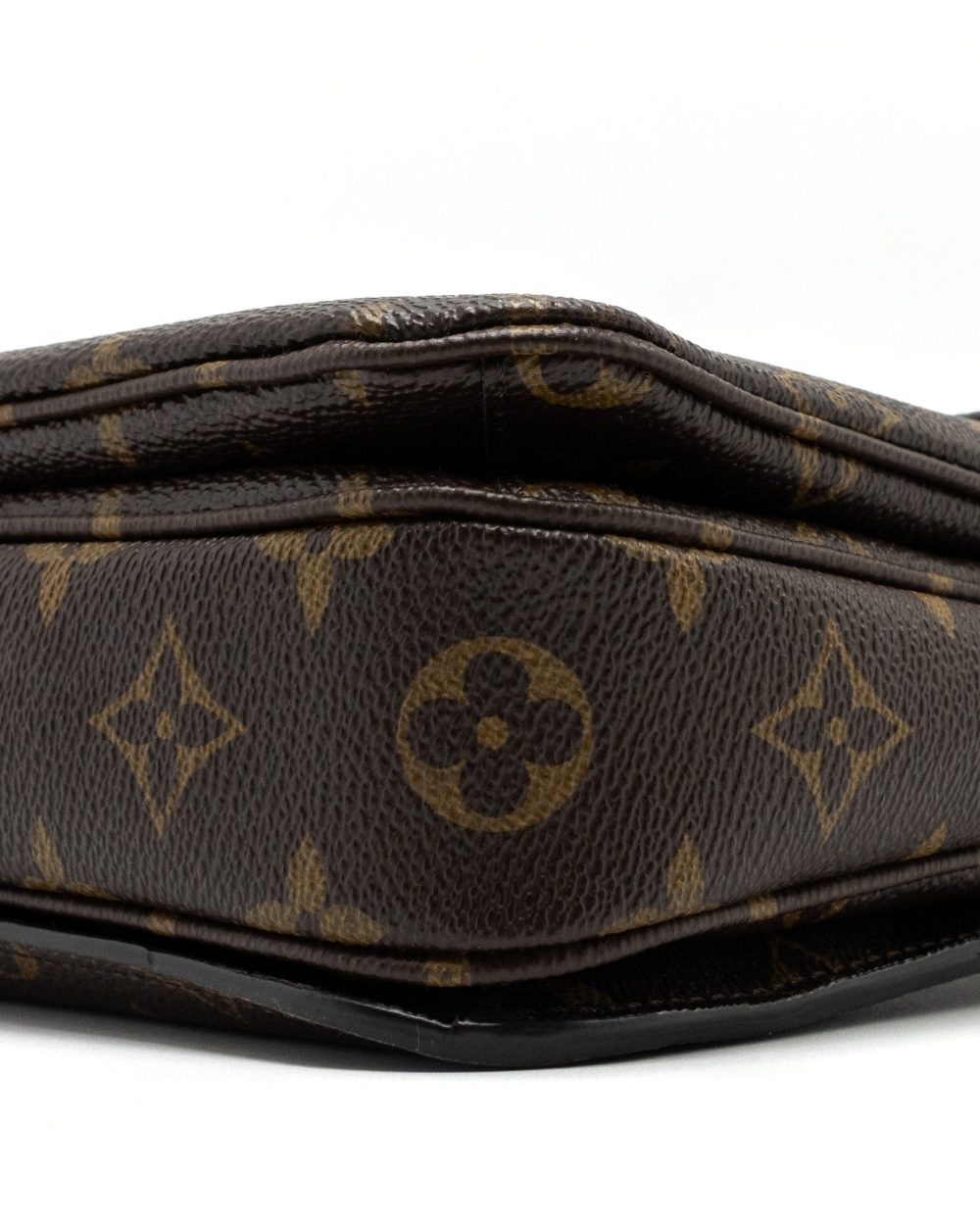 AAA Replica Louis Vuitton LV POCHETTE MÉTIS MONOGRAM CANVAS GHW