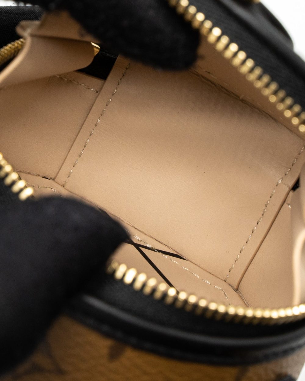 AAA Replica Louis Vuitton LV BOITE CHAPEAU NECKLACE/MINI CHAIN BAG MONOGRAM REVERSE CANVAS GHW