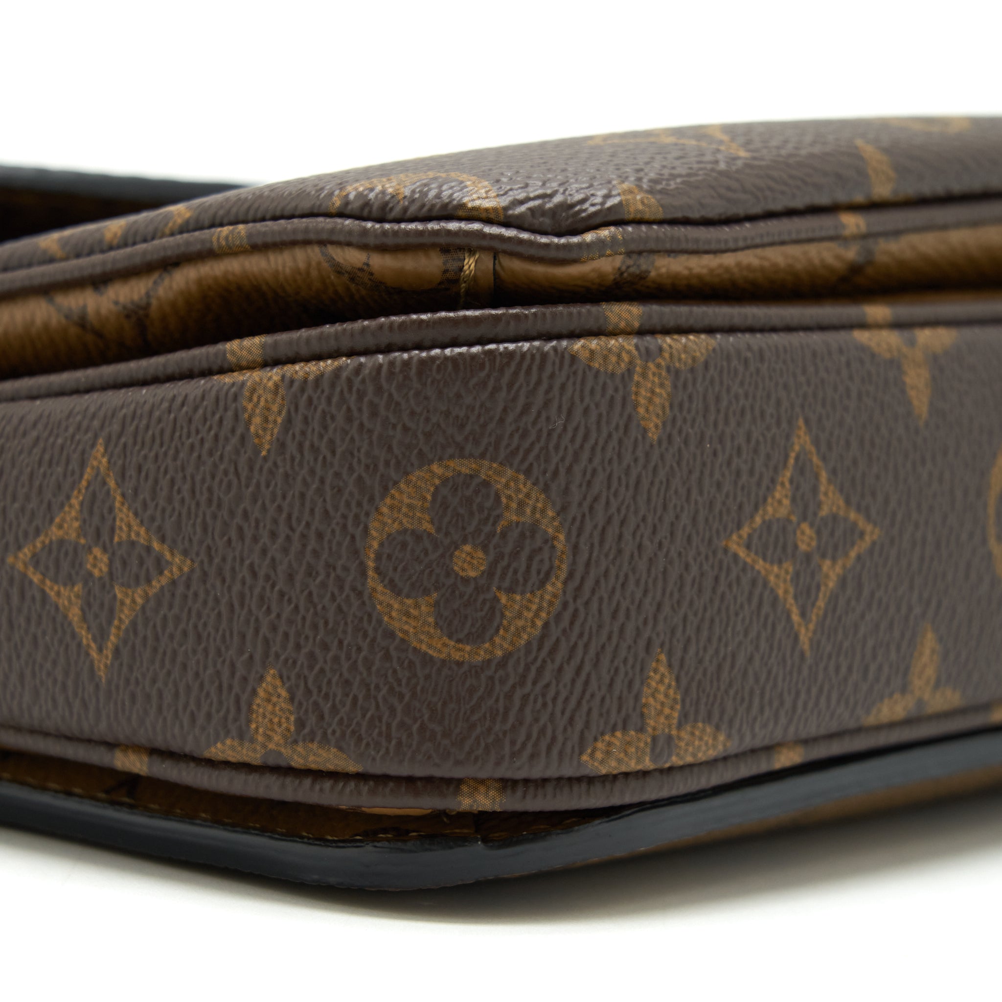AAA Replica Louis Vuitton LV POCHETTE METIS MONOGRAM REVERSE CANVAS GHW