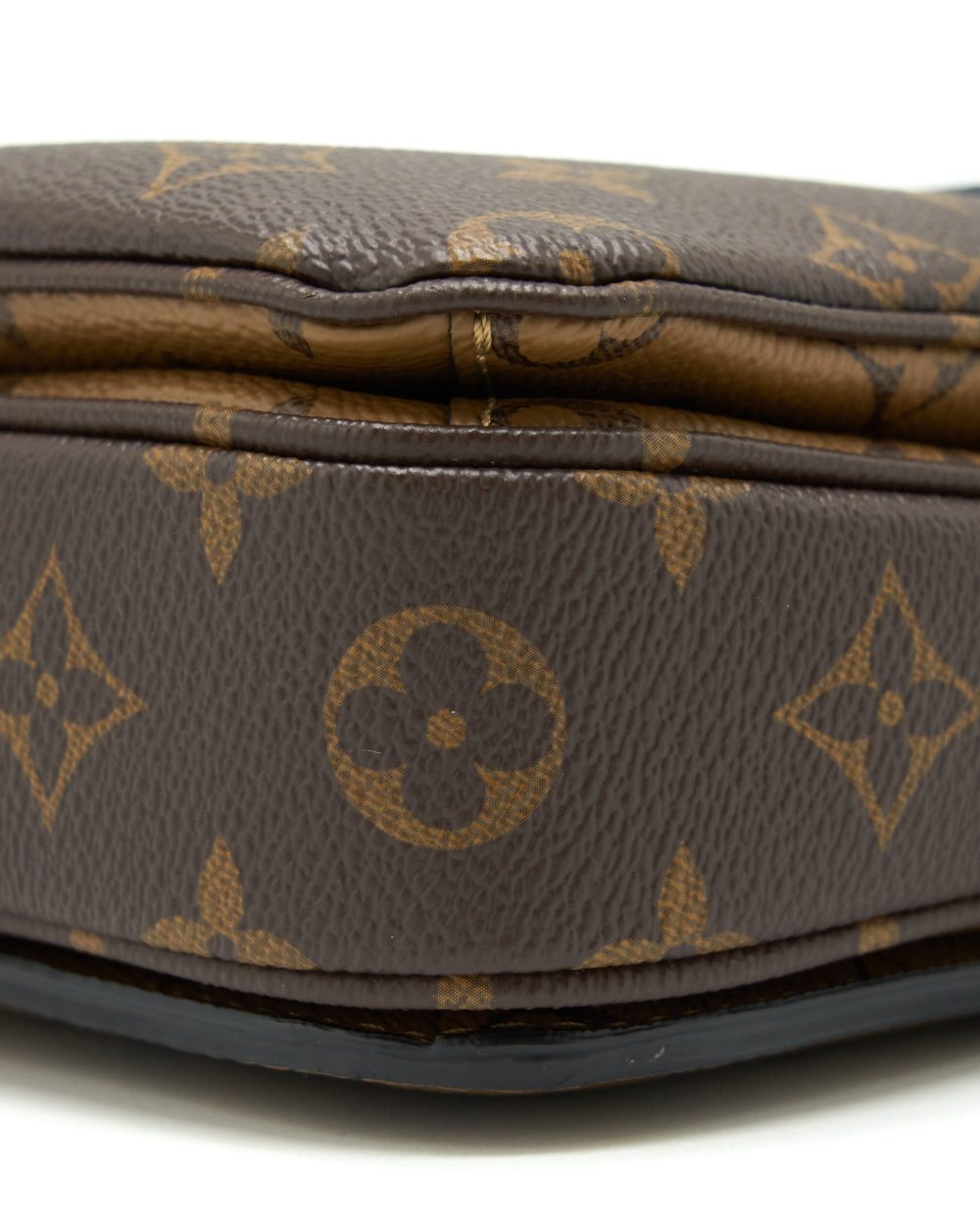 AAA Replica Louis Vuitton LV POCHETTE METIS MONOGRAM REVERSE CANVAS GHW