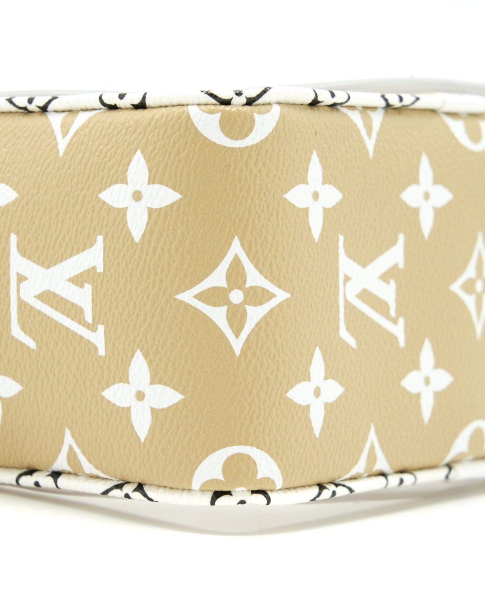 AAA Replica Louis Vuitton LV PVC GIANT BEACH POUCH MULTICOLOUR WITH AN EXTRA STRAP