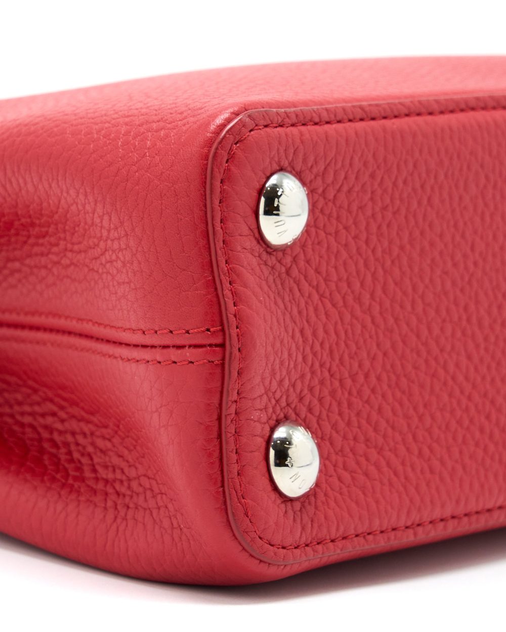 AAA Replica Louis Vuitton LV CAPUCINES BB TAURILLON RED GHW