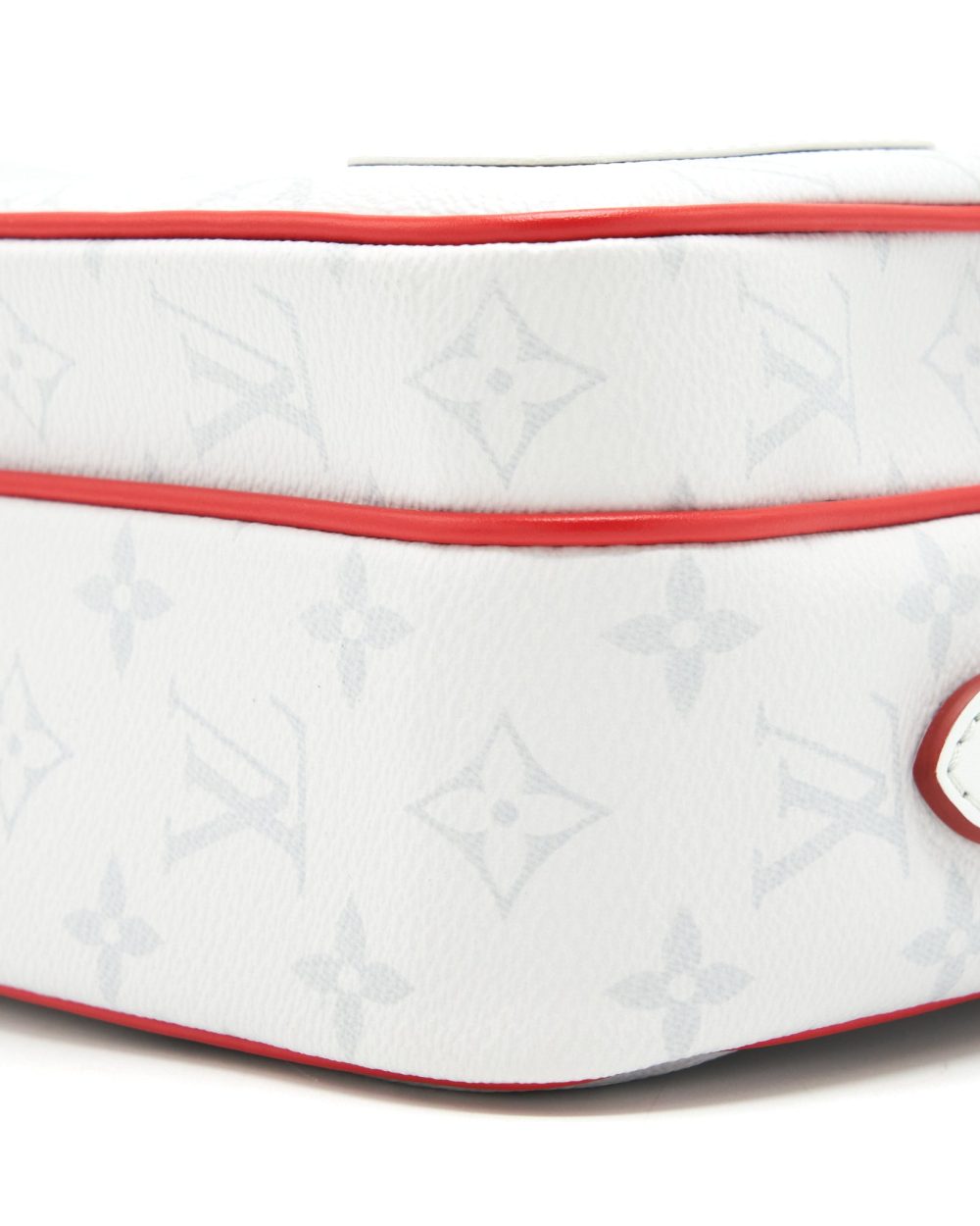 AAA Replica Louis Vuitton LV 2020 LV X NBA WHITE MONOGRAM NIL MESSENGER BAG