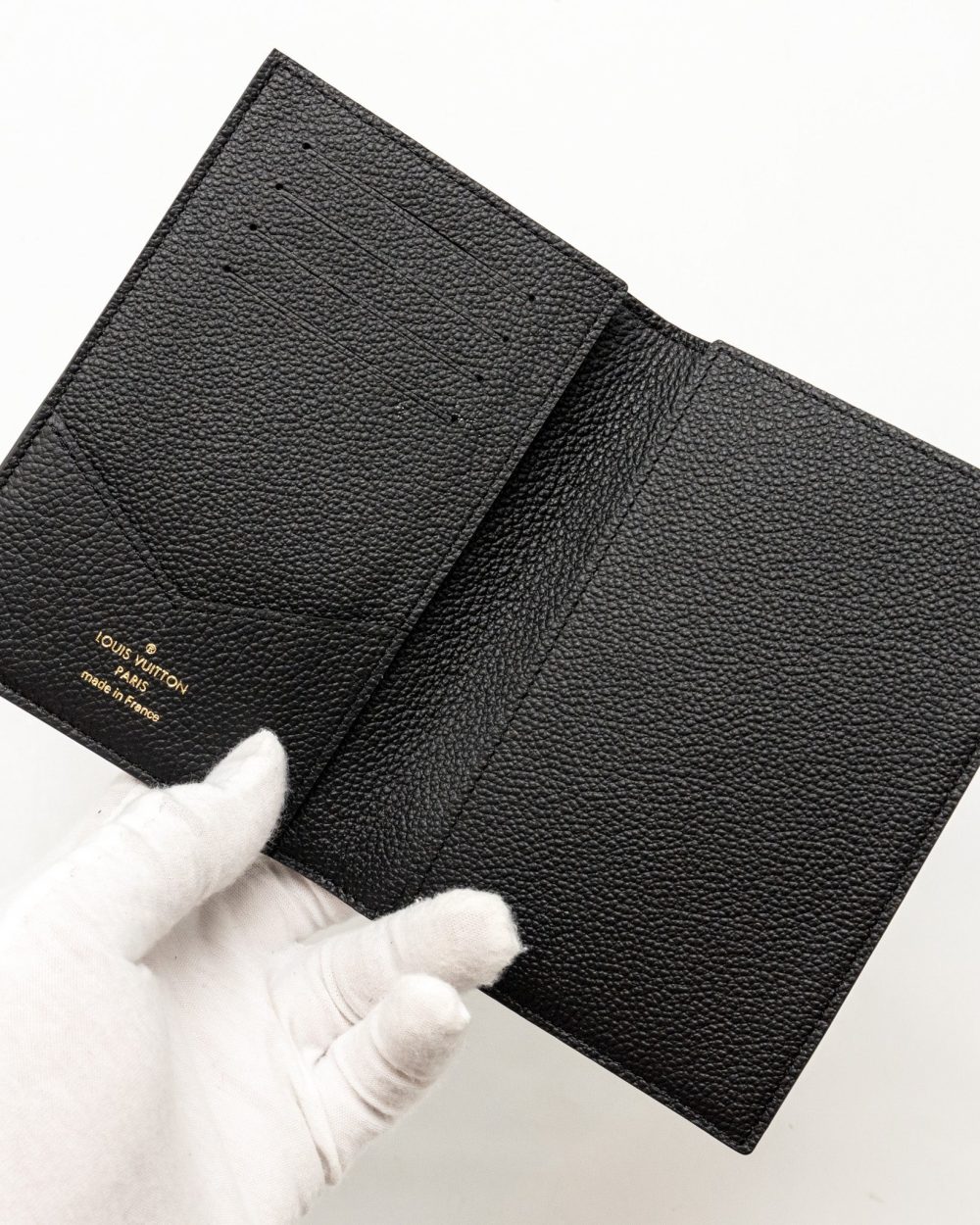 AAA Replica Louis Vuitton LV PASSPORT COVER MONOGRAM EMPREINTE LEATHER BLACK