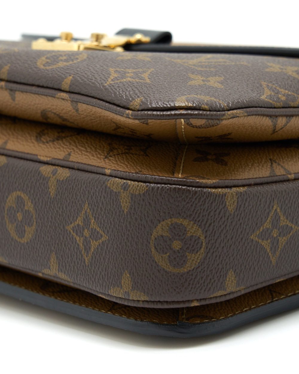 AAA Replica Louis Vuitton LV POCHETTE MÉTIS MONOGRAM REVERSE CANVAS GHW
