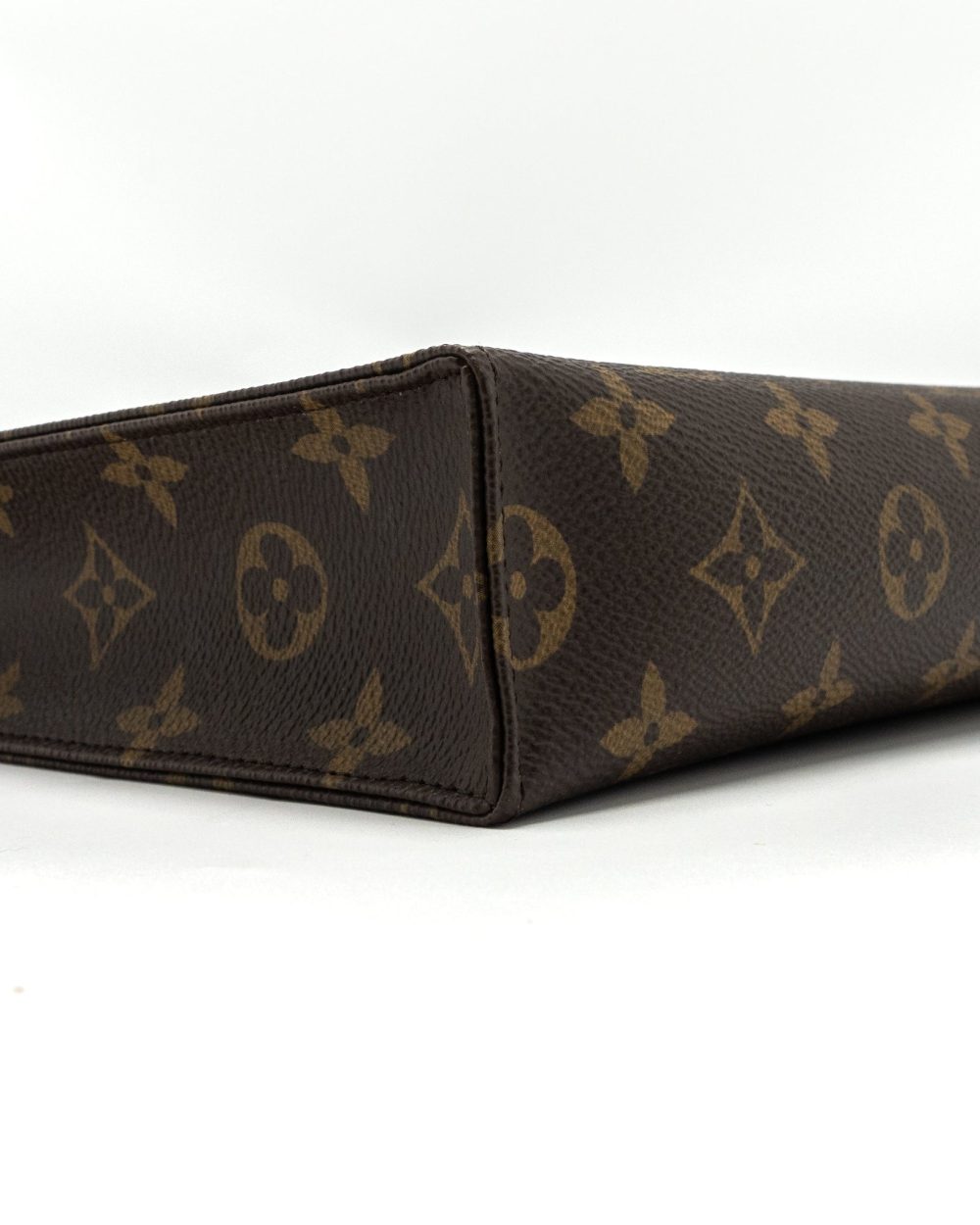 AAA Replica Louis Vuitton LV TOILETRY POCHETTE 26 MONOGRAM CANVAS GHW