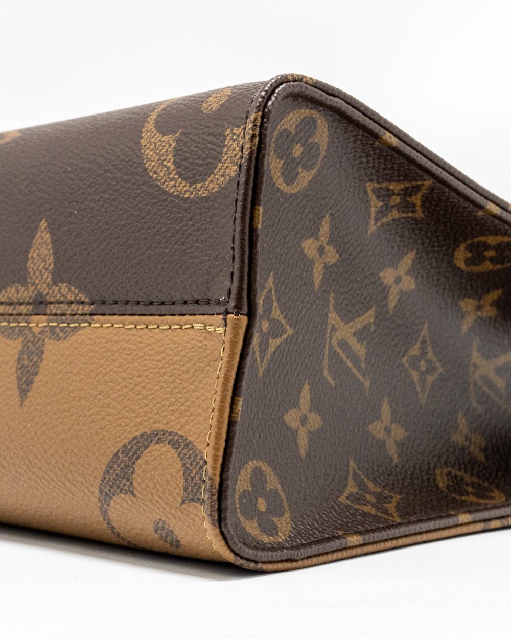 AAA Replica Louis Vuitton LV ONTHEGO PM MONOGRAM REVERSE CANVAS GHW 