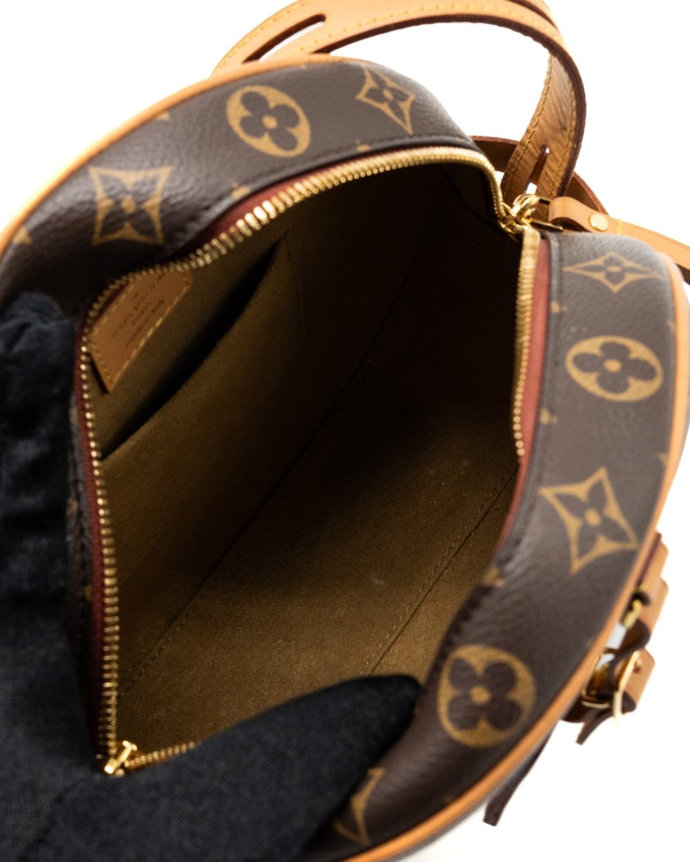 AAA Replica Louis Vuitton LV BOITE CHAPEAU SOUPLE MM MONOGRAM CANVAS GHW