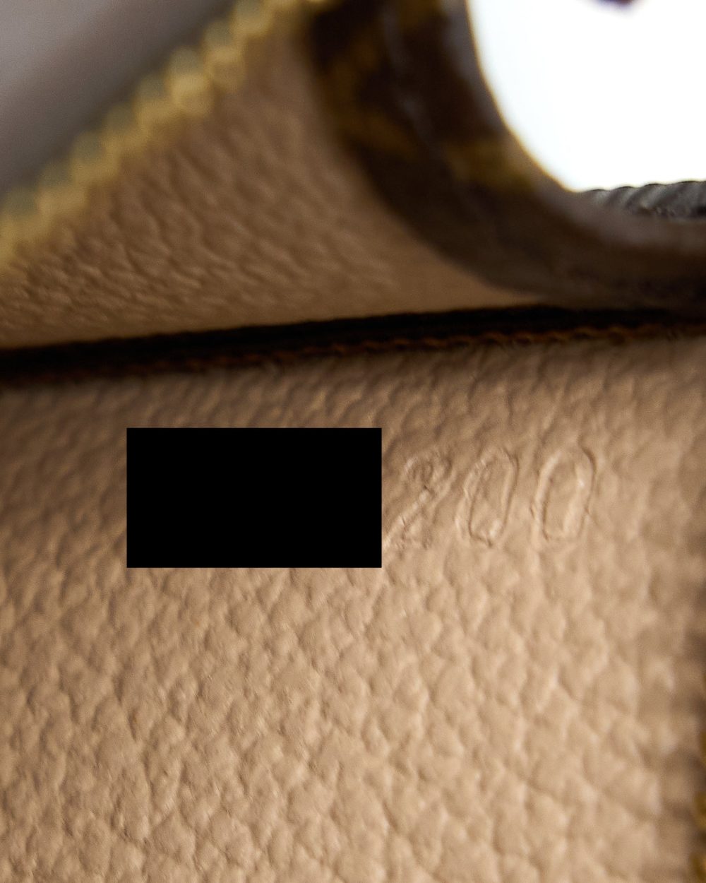 AAA Replica Louis Vuitton LV TOILETRY POCHETTE 15 MONOGRAM CANVAS GHW