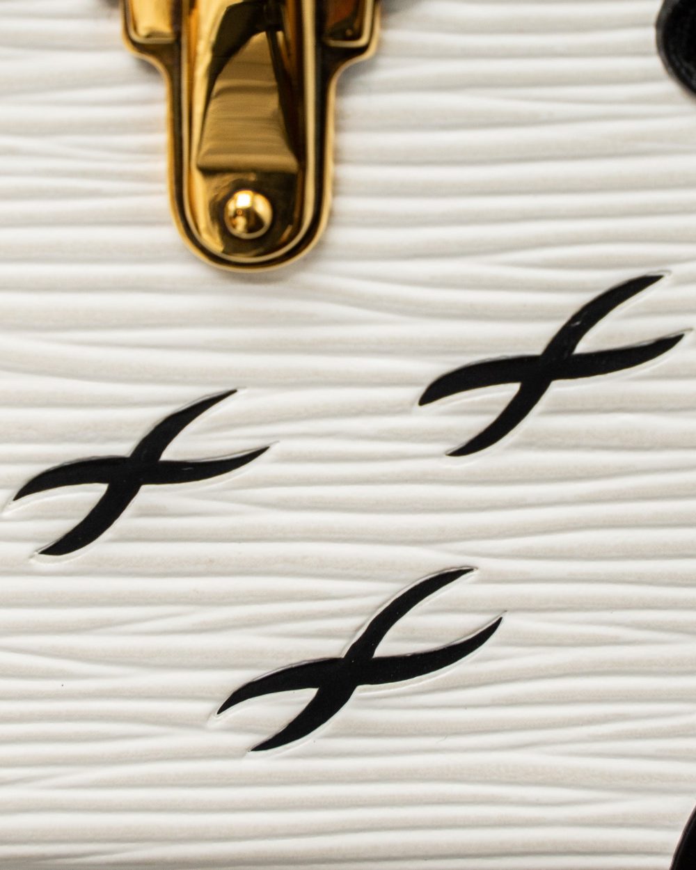 AAA Replica Louis Vuitton LV PETIT MALLE EPI WHITE/BLACK GHW