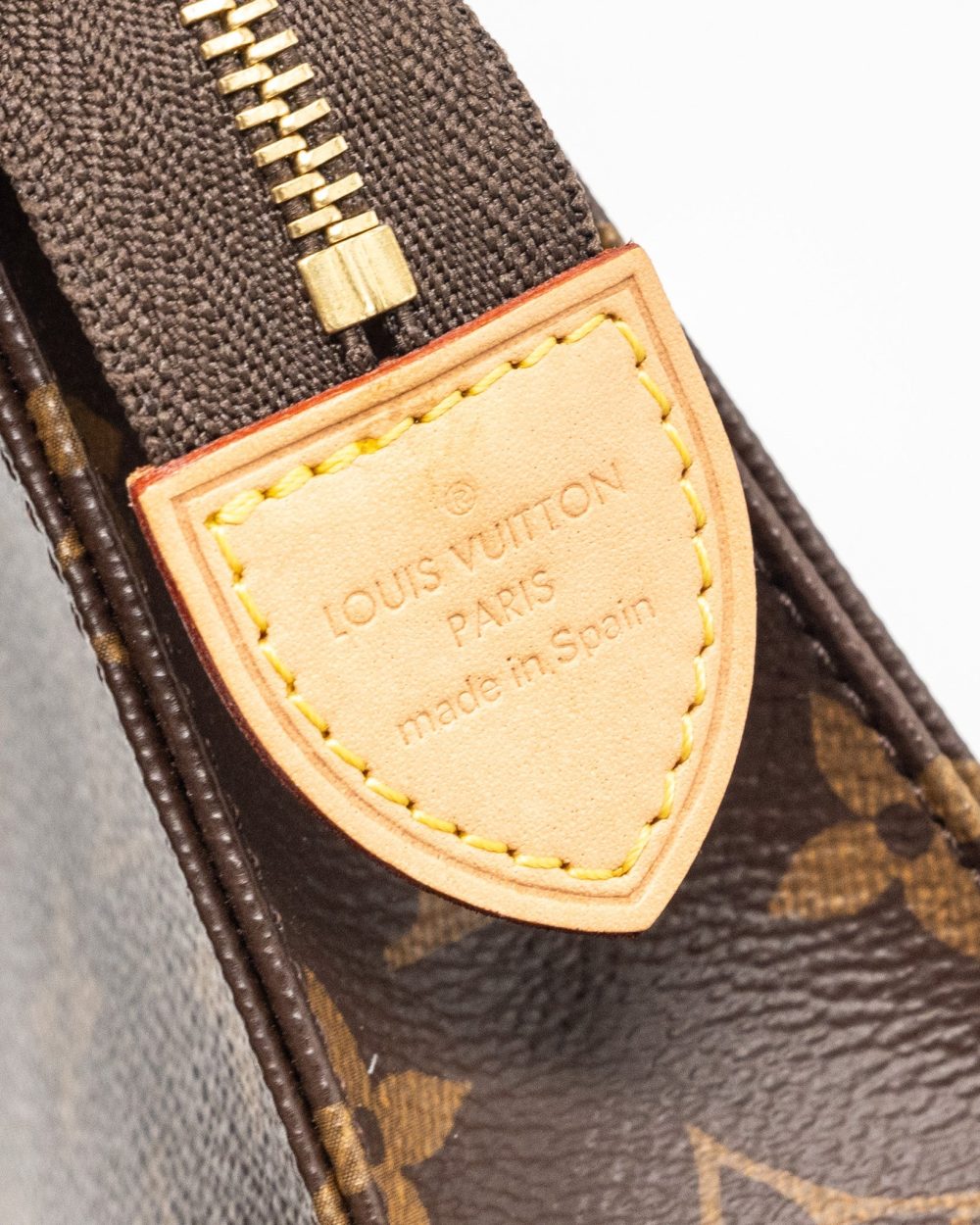 AAA Replica Louis Vuitton LV TOILETRY POCHETTE 15 MONOGRAM CANVAS GHW