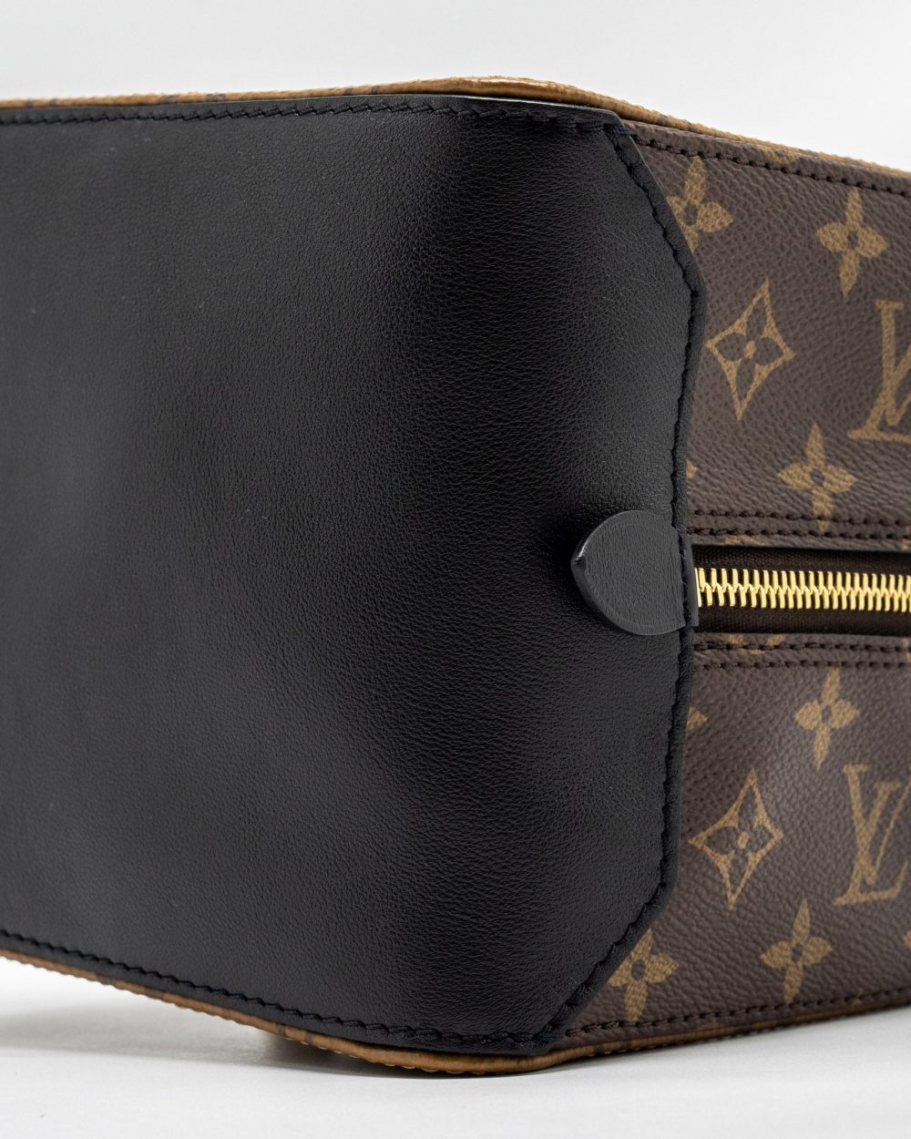 AAA Replica Louis Vuitton LV SQUARE BAG MONOGRAM REVERSE CANVAS GHW