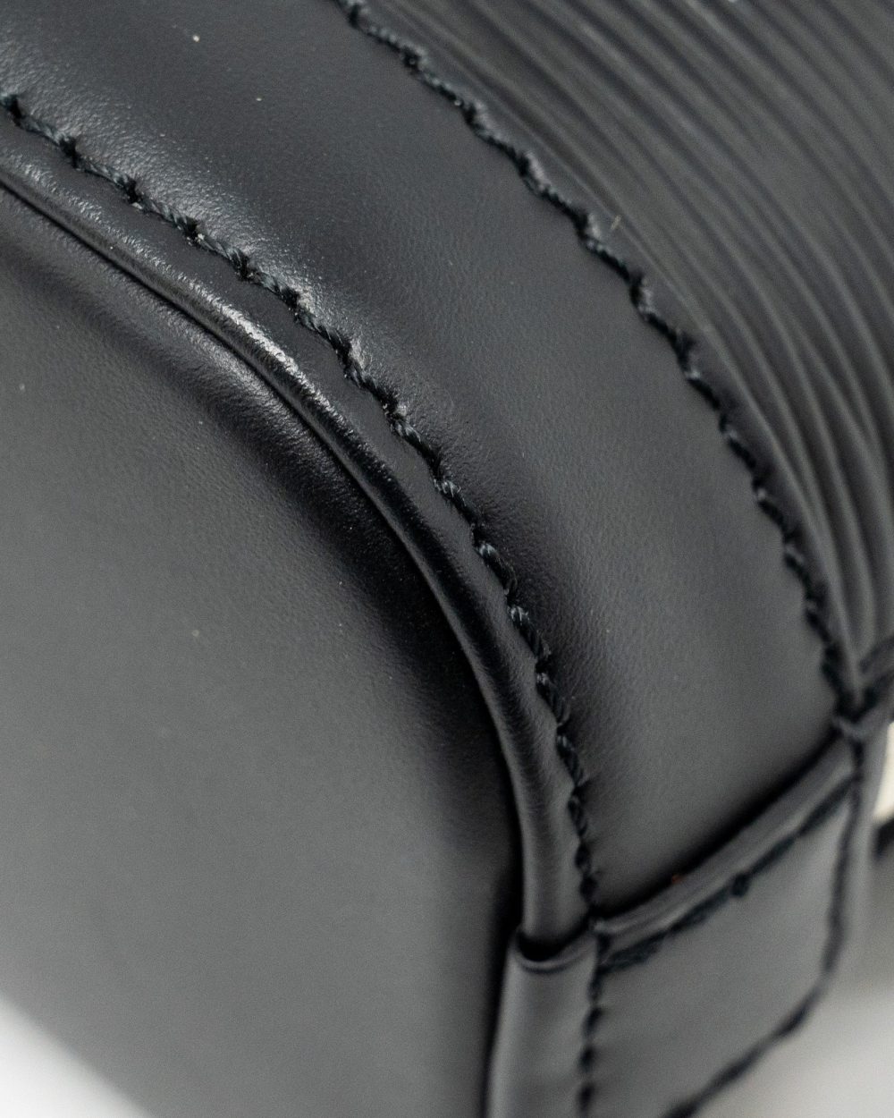 AAA Replica Louis Vuitton LV ALMA NANO EPI BLACK SHW