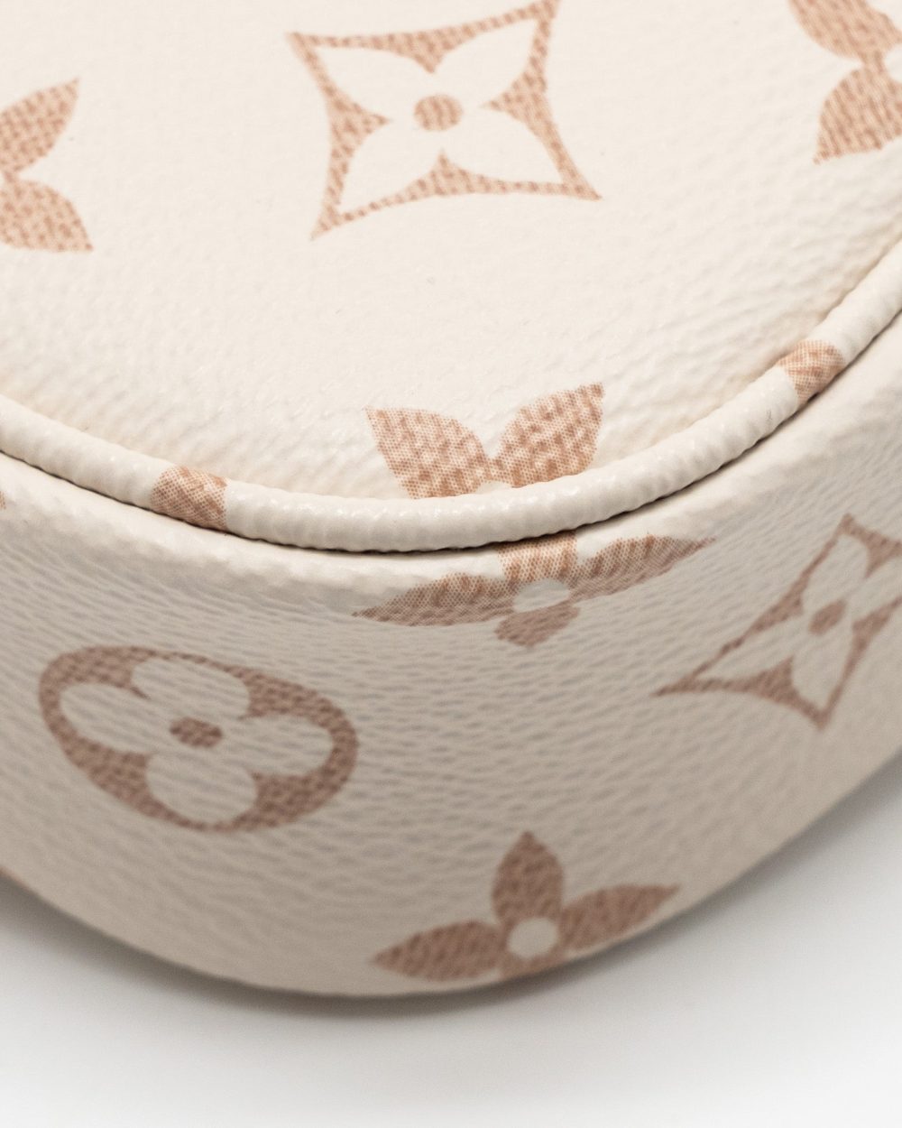 AAA Replica Louis Vuitton LV IVY WALLET ON CHAIN MONOGRAM CANVAS BEIGE/ CREAM GHW