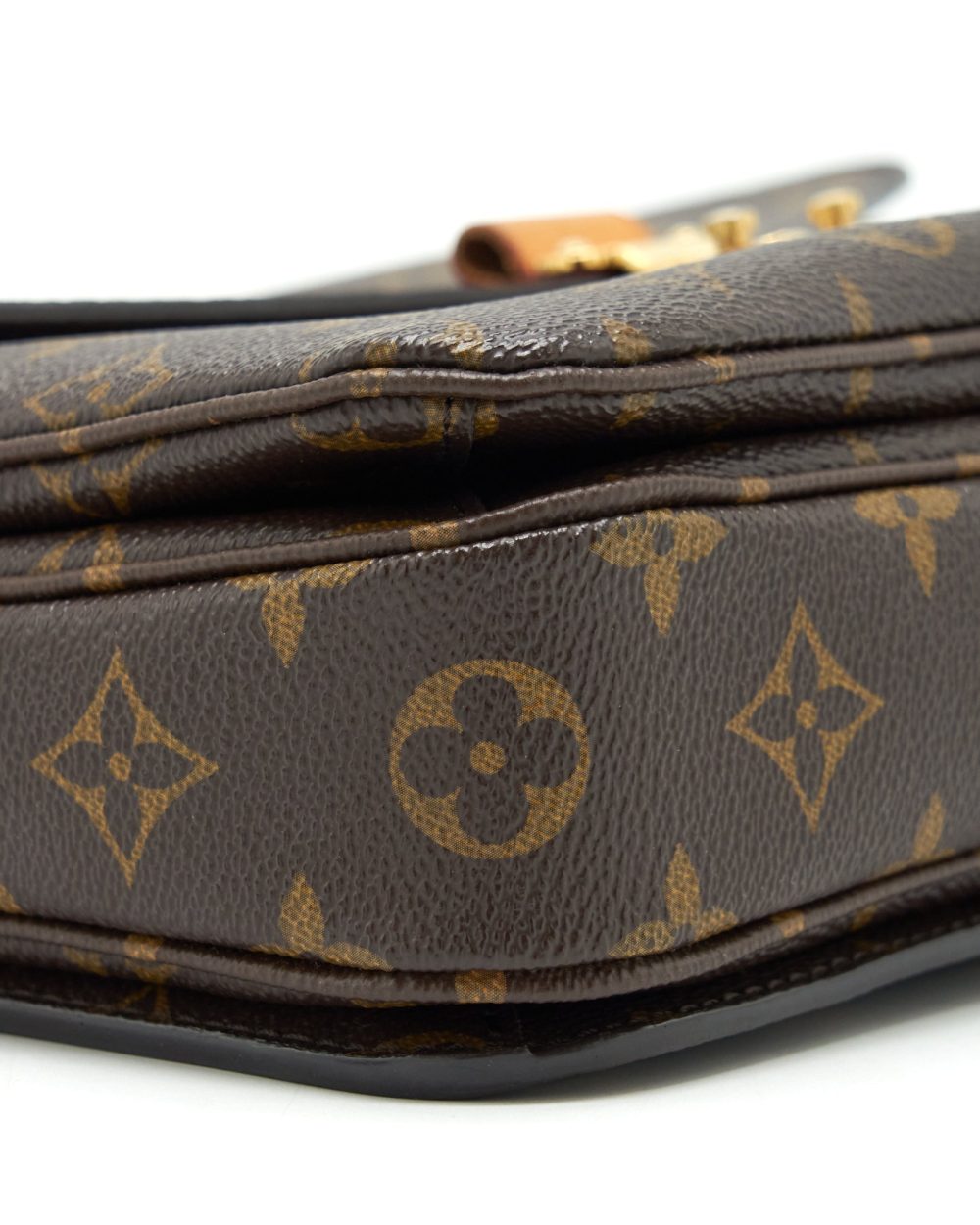 AAA Replica Louis Vuitton LV POCHETTE MÉTIS MONOGRAM CANVAS YEAR 2015