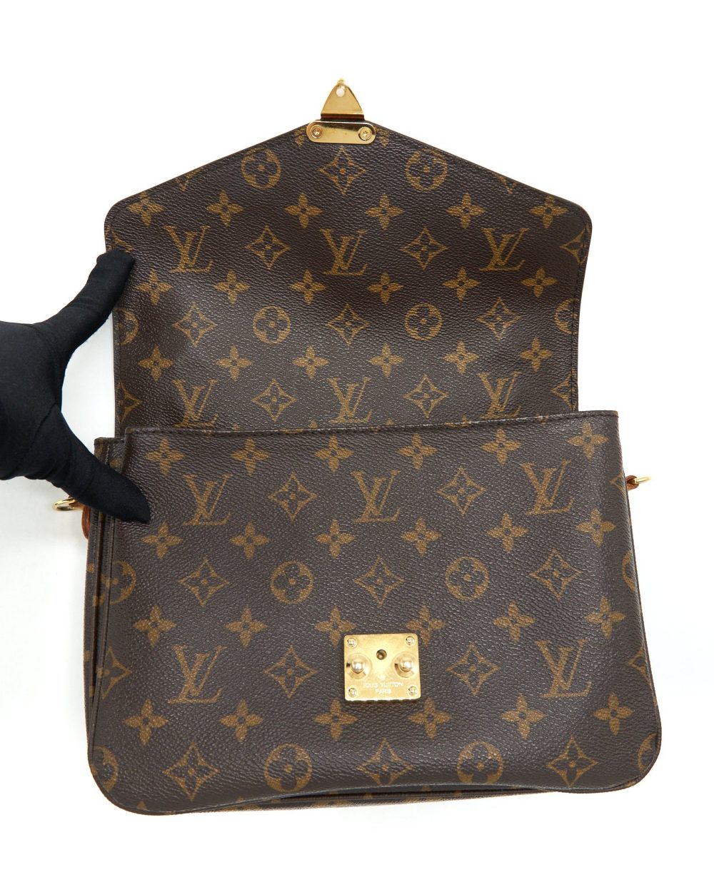 AAA Replica Louis Vuitton LV POCHETTE MÉTIS MONOGRAM CANVAS YEAR 2015