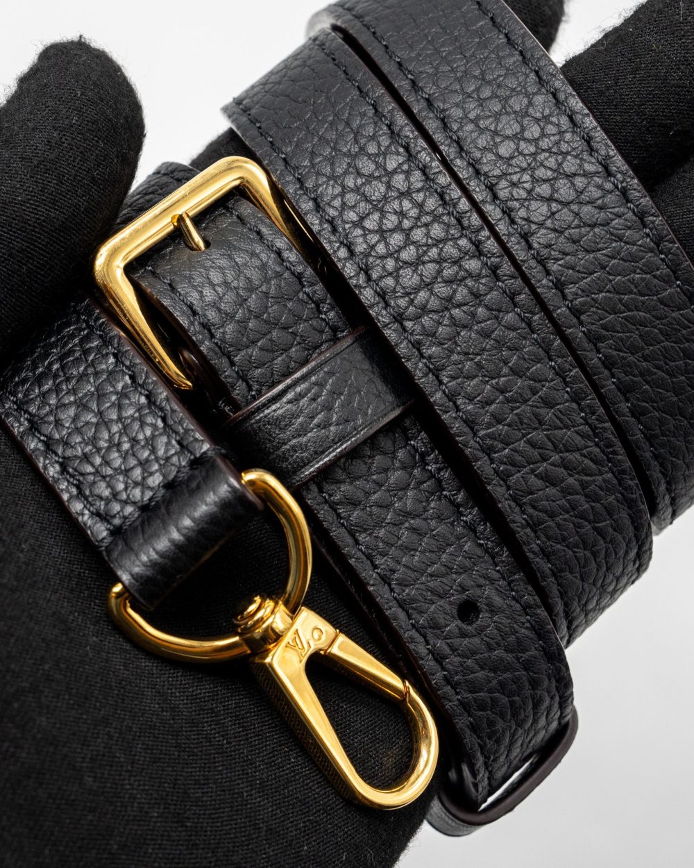 AAA Replica Louis Vuitton LV CAPUCINES BB TAURILLON CALFSKIN BLACK GHW