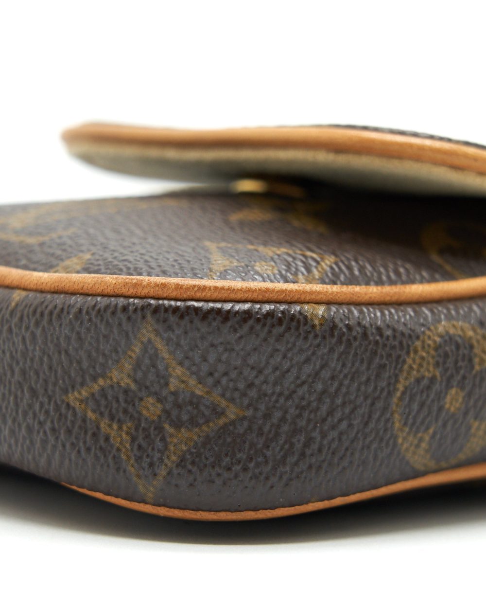 AAA Replica Louis Vuitton LV VINTAGE MINI FLAP CROSSBODY BAG