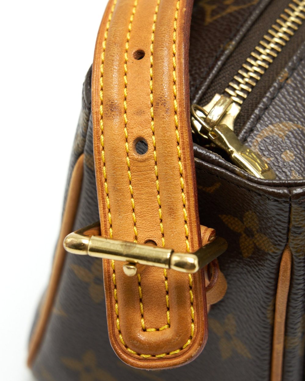 AAA Replica Louis Vuitton LV VINTAGE MONOGRAM SHOULDER BAG GHW