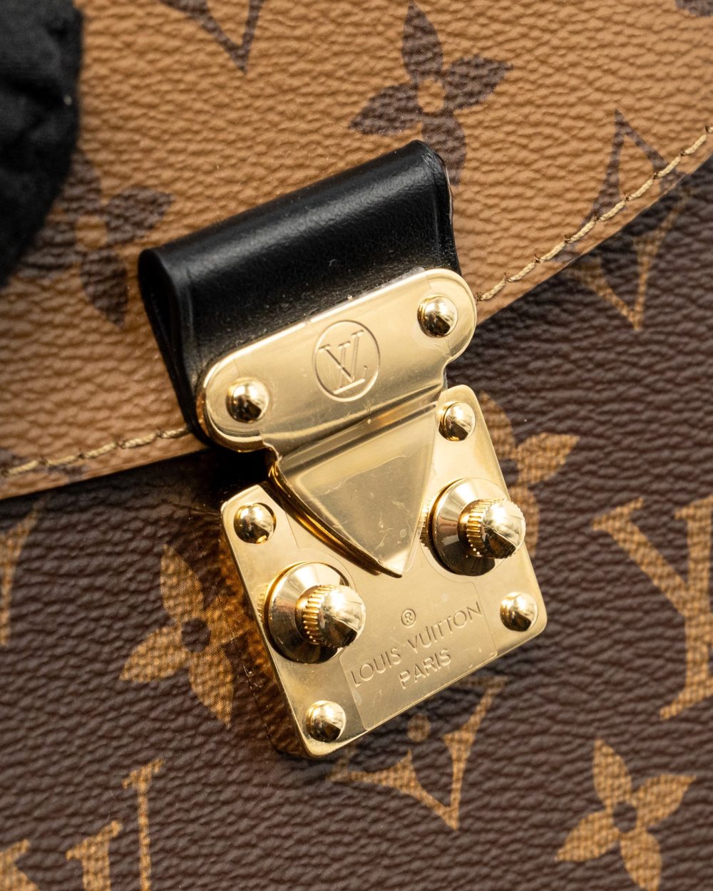AAA Replica Louis Vuitton LV TOP HANDLE CAMERA BOX MONOGRAM REVERSE CANVAS GHW M82465