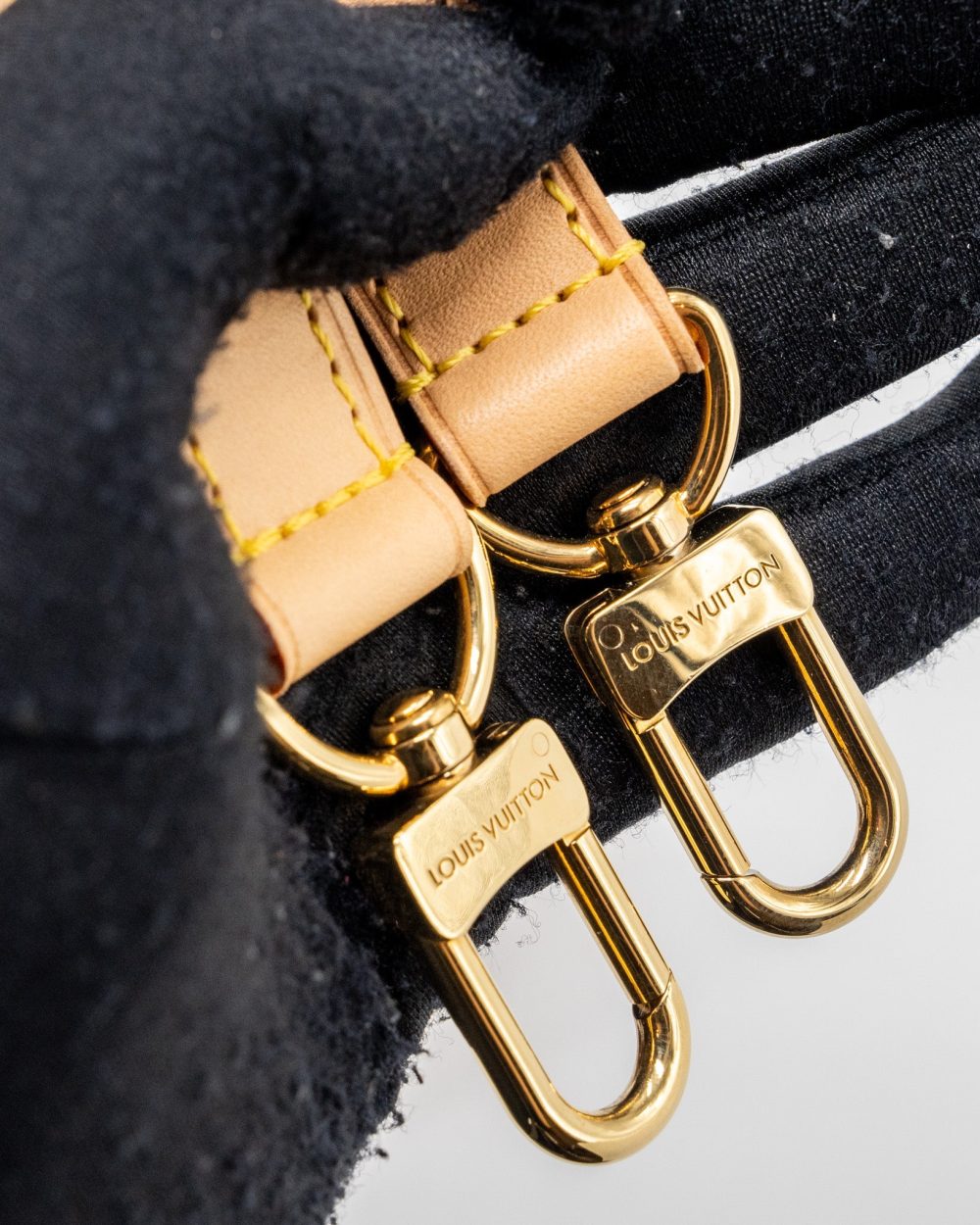 AAA Replica Louis Vuitton LV SPEEDY BANDOULIERE 25 MONOGRAM CANVAS GHW (NEW VERSION)