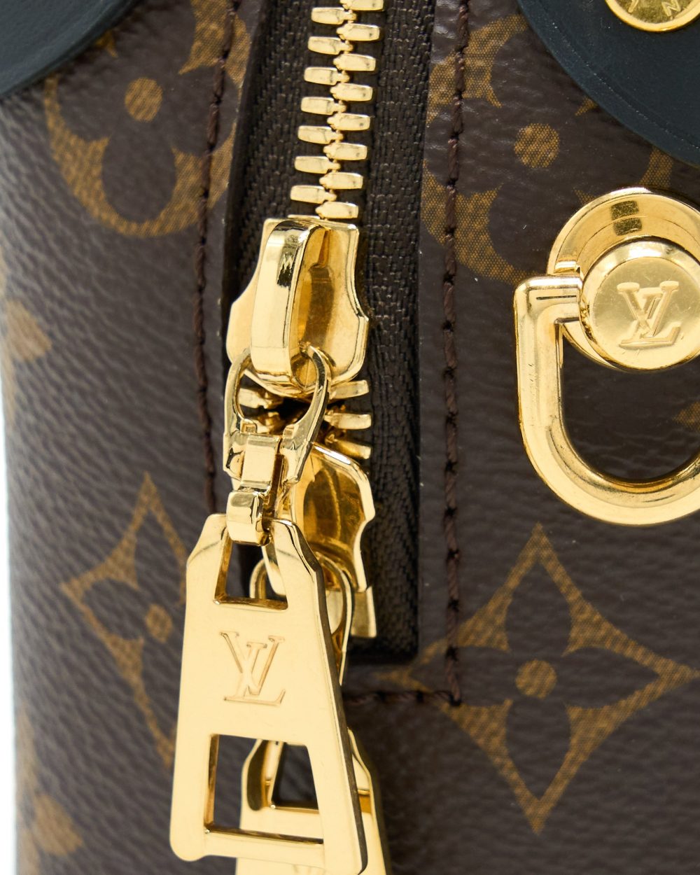 AAA Replica Louis Vuitton LV PETITE MALLE SOUPLE MONOGRAM CANVAS GHW